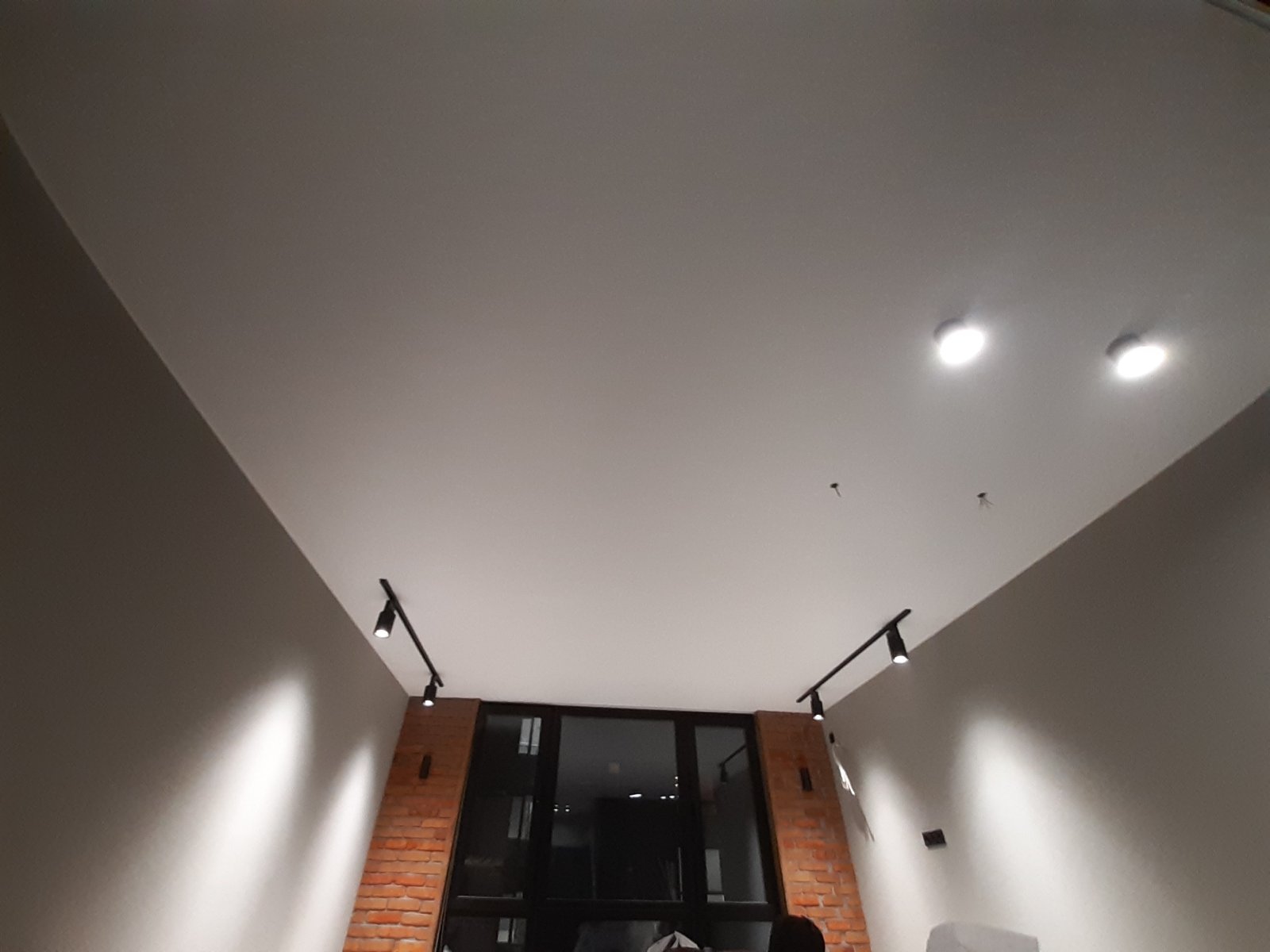 фото сатиновый натяжной потолок